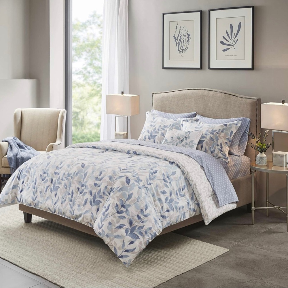 Madison Park Essentials Thelma Reversible 8pc Comforter Set, Queen